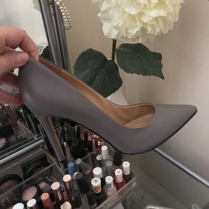 Nine West gray pumps